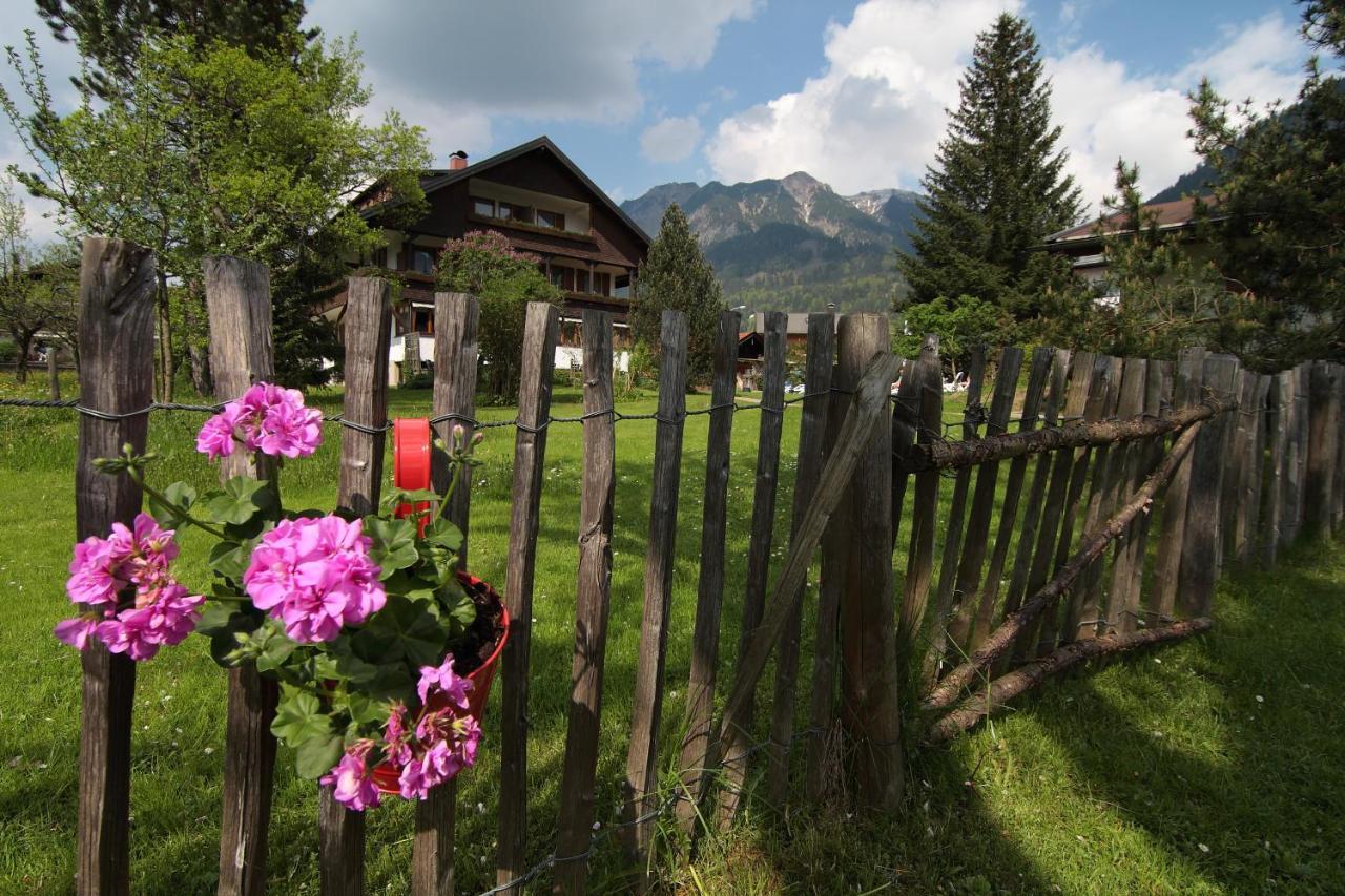 Fideliushaus Bed and Breakfast Oberstdorf Exteriör bild