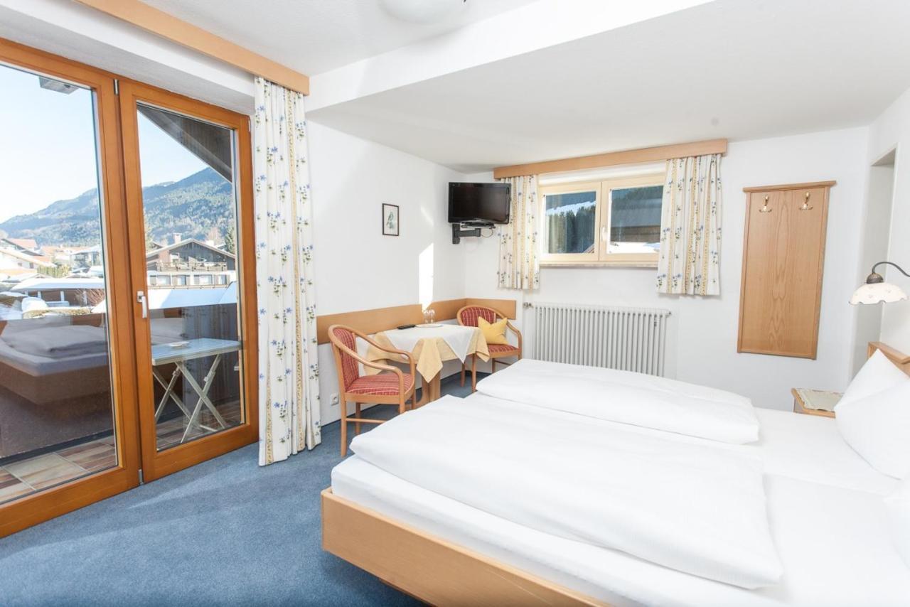 Fideliushaus Bed and Breakfast Oberstdorf Exteriör bild