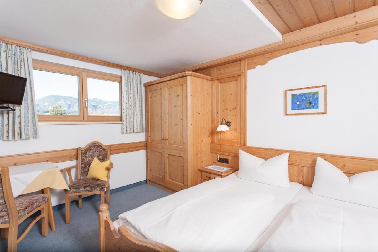 Fideliushaus Bed and Breakfast Oberstdorf Exteriör bild