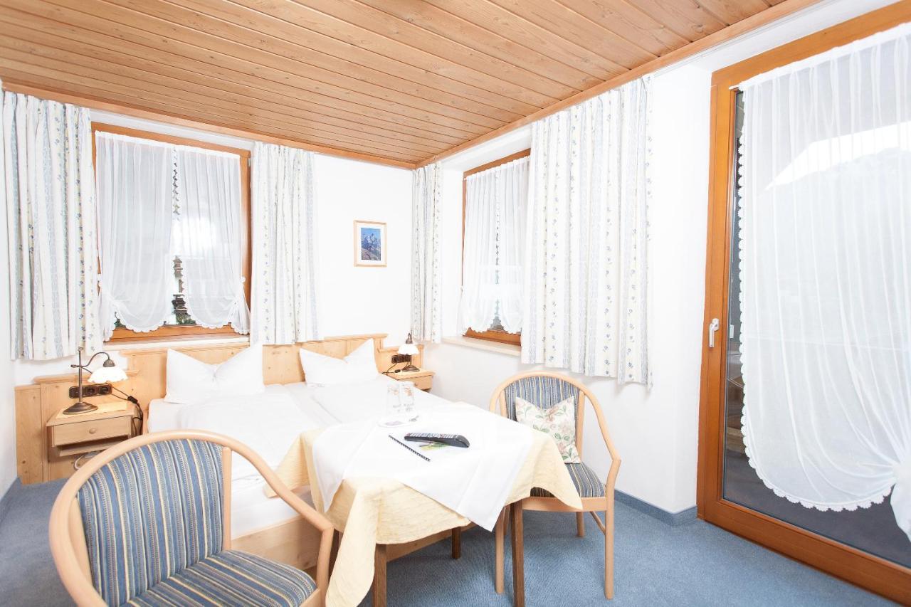 Fideliushaus Bed and Breakfast Oberstdorf Exteriör bild