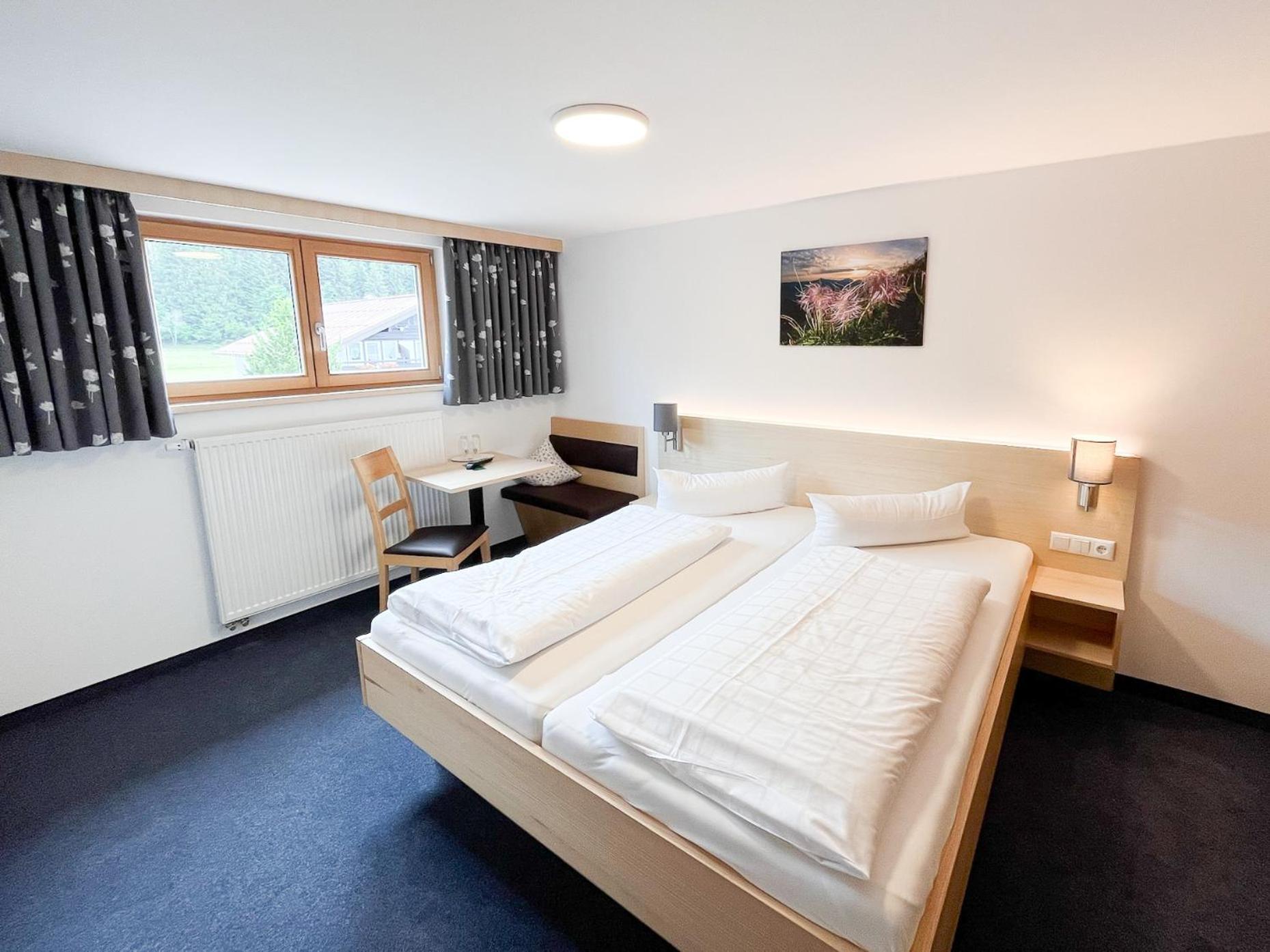 Fideliushaus Bed and Breakfast Oberstdorf Exteriör bild
